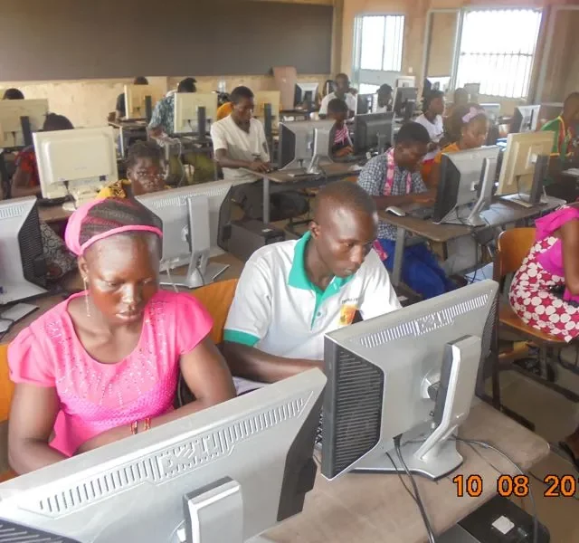 Koudougou-Berufschule-Digitaltechnik-3