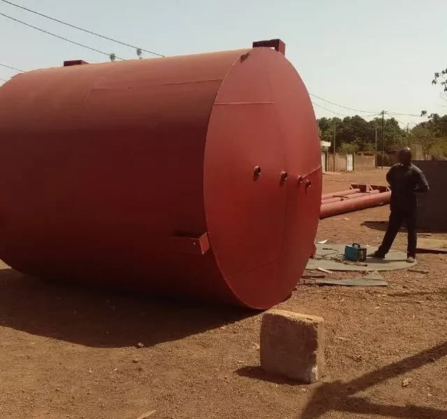 Koudougou-Wasserbehaelter-hinten