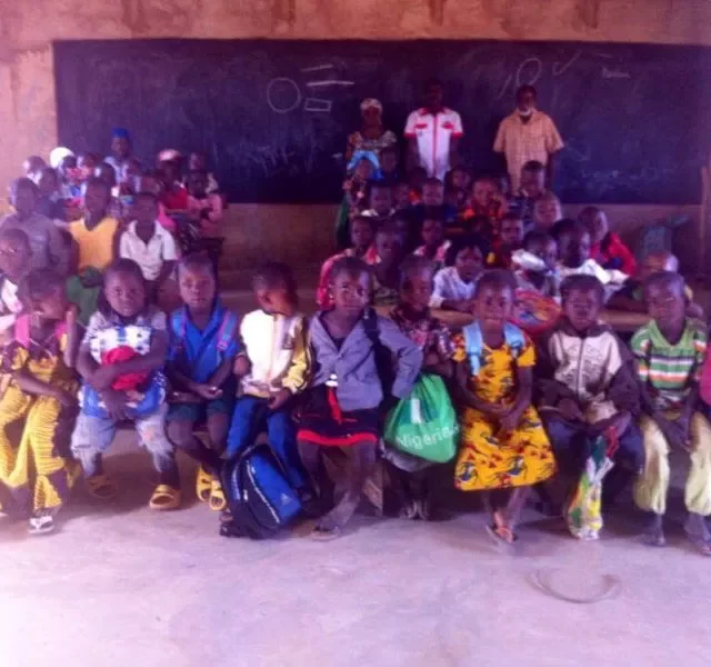 Nouna-Klasse-im-Klassenzimmer